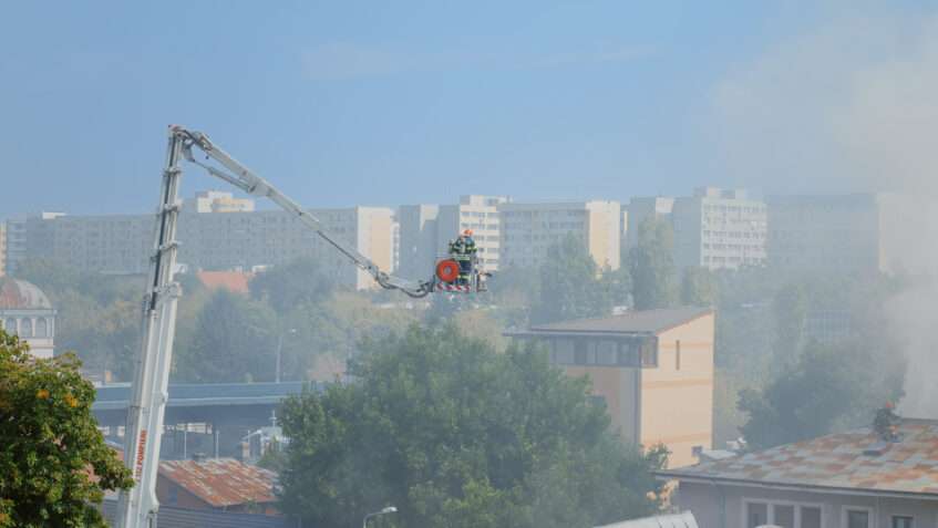 Bomberos llegando a casa